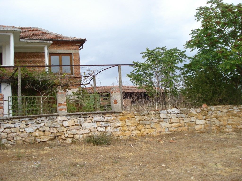 Property photo 2 of 6