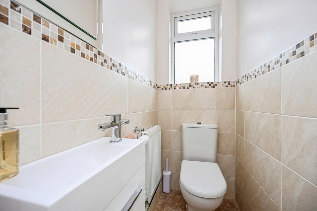 Property photo 3 of 17 Photo