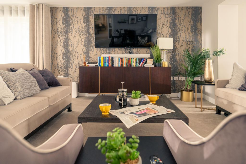 Property photo 1 of 17 Communal Lounge