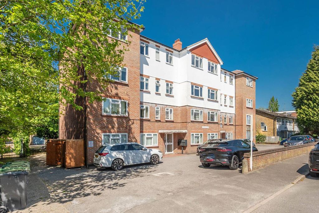 Property photo 3 of 12