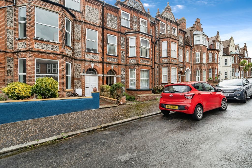 Property photo 1 of 17