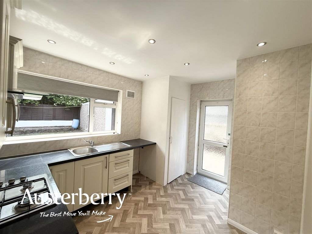 Property photo 3 of 10 Img_8075.Jpg