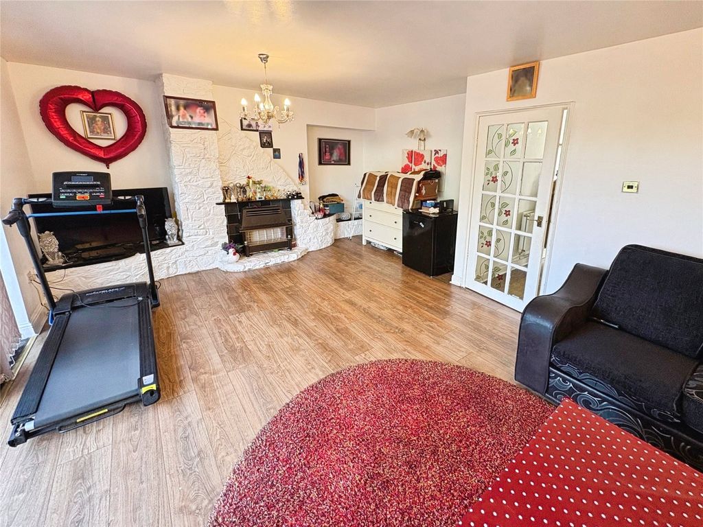 Property photo 2 of 27 Picture No. 02