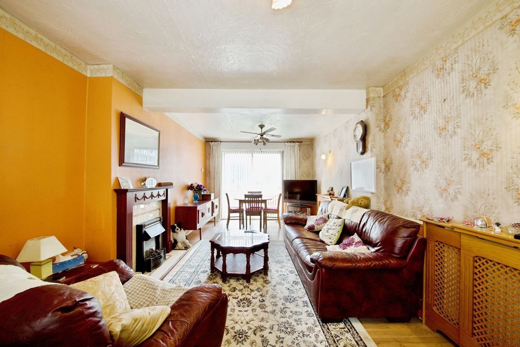Property photo 2 of 15 Pbox-Img.Jpg