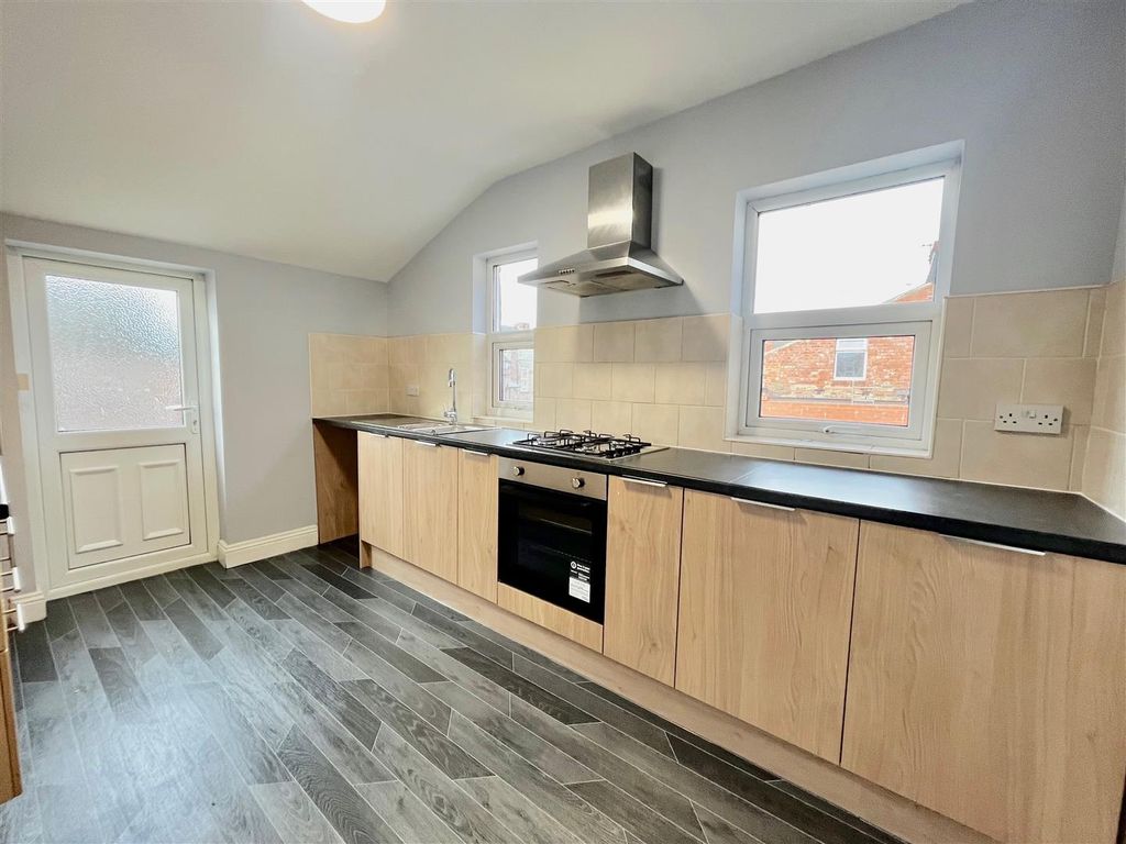 Property photo 2 of 13 Kitchen