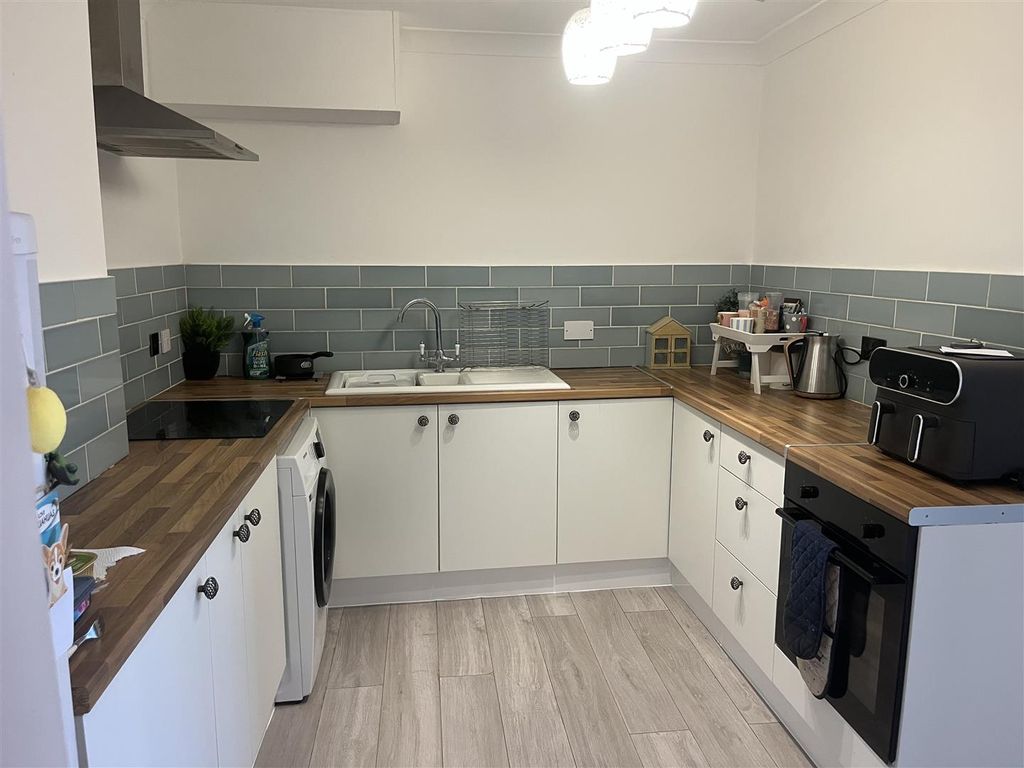 Property photo 3 of 8 Img_1066.Jpeg