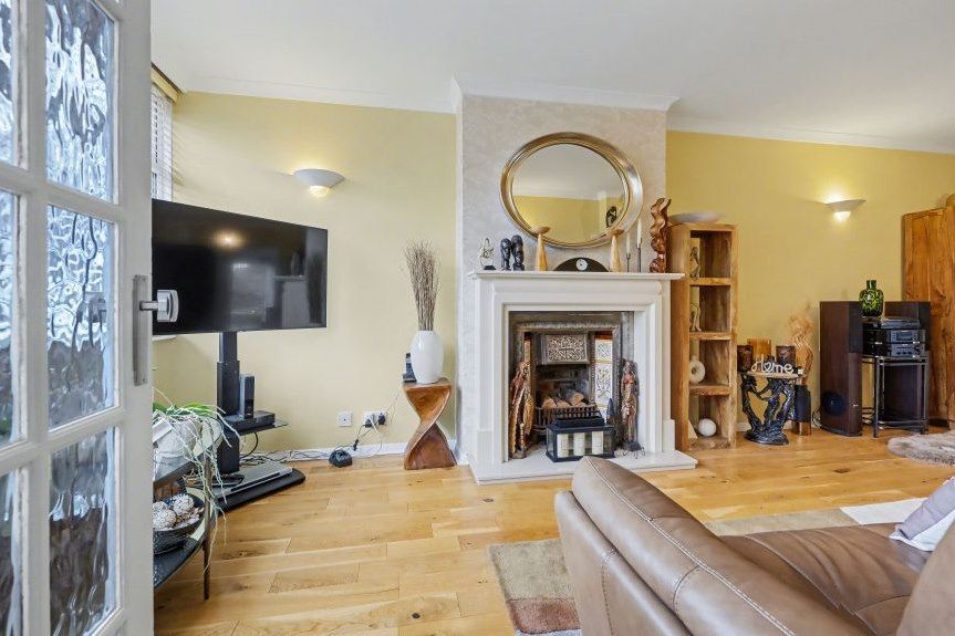 Property photo 3 of 21