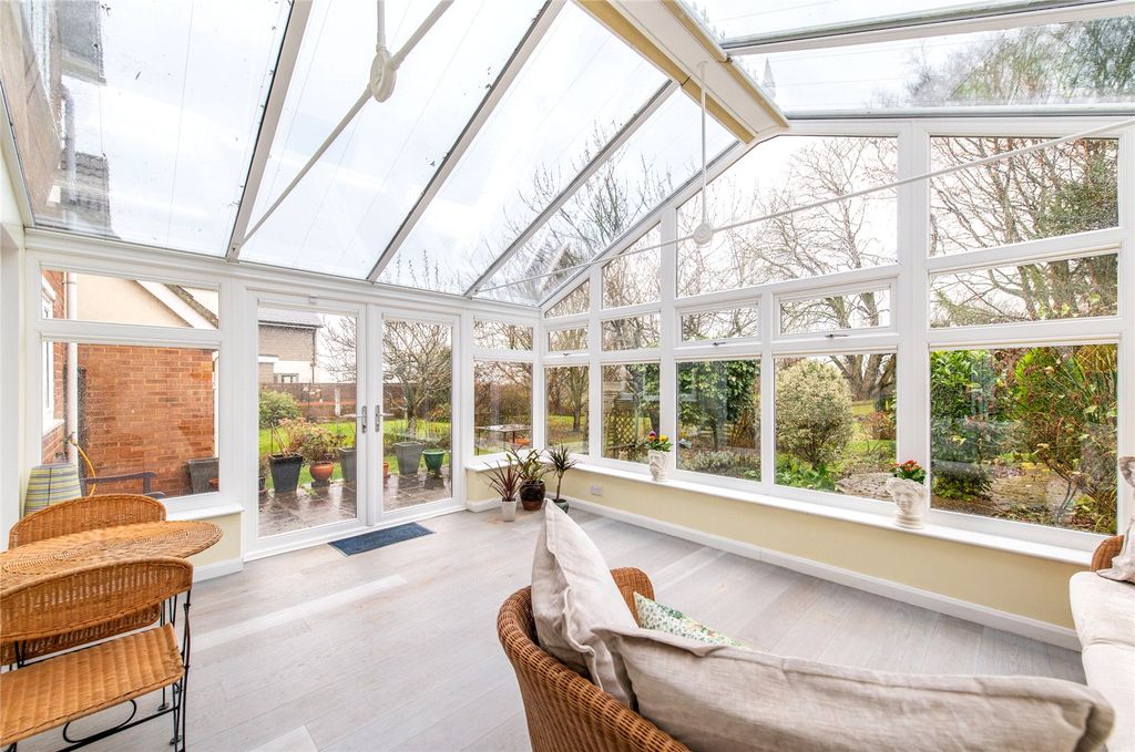 Property photo 2 of 38 Picture No. 13