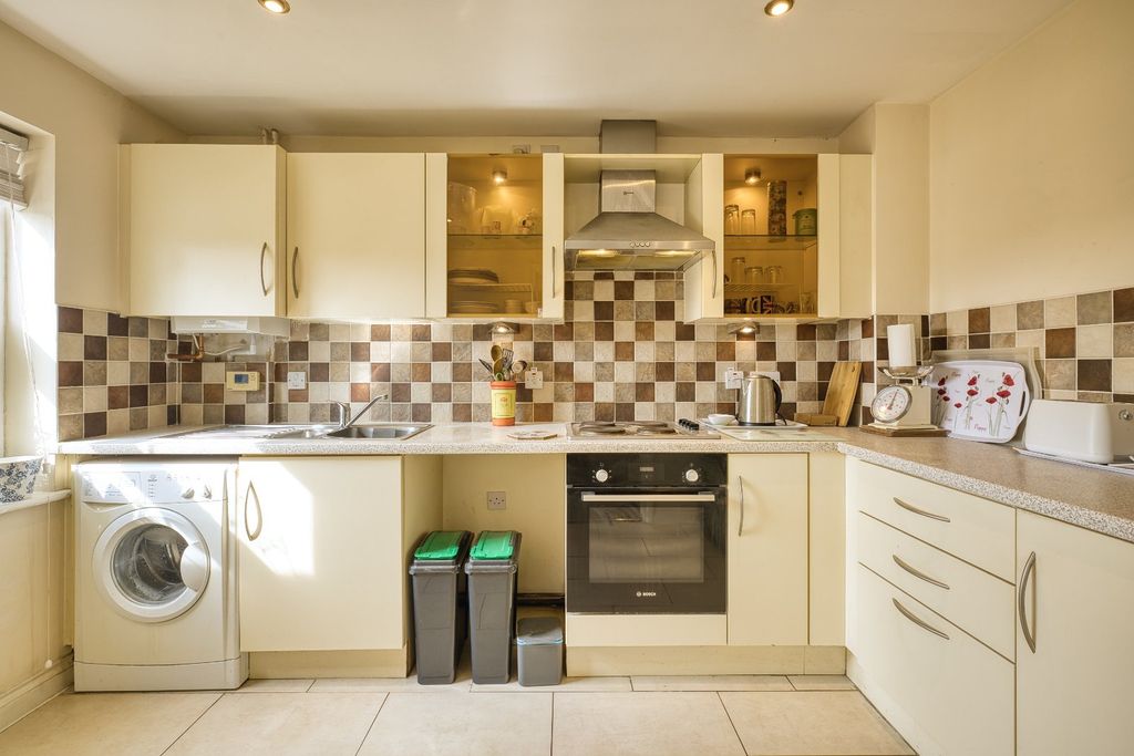 Property photo 3 of 16 Picture 3