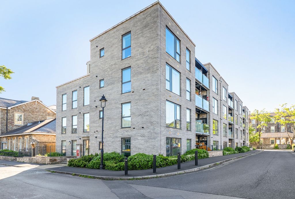 Property photo 1 of 15 1-6A01c7E71411A-1...