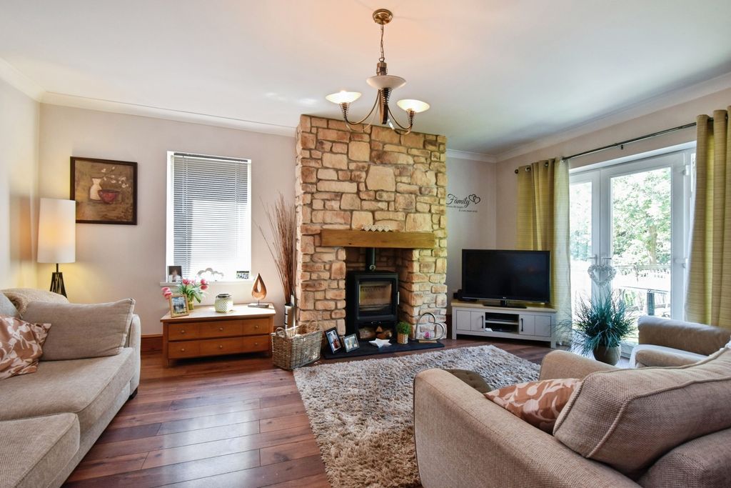 Property photo 3 of 25 Pbox-Img.Jpg