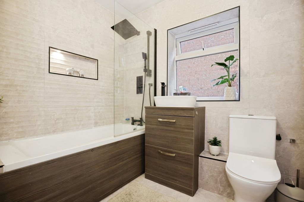 Property photo 3 of 19 Photo