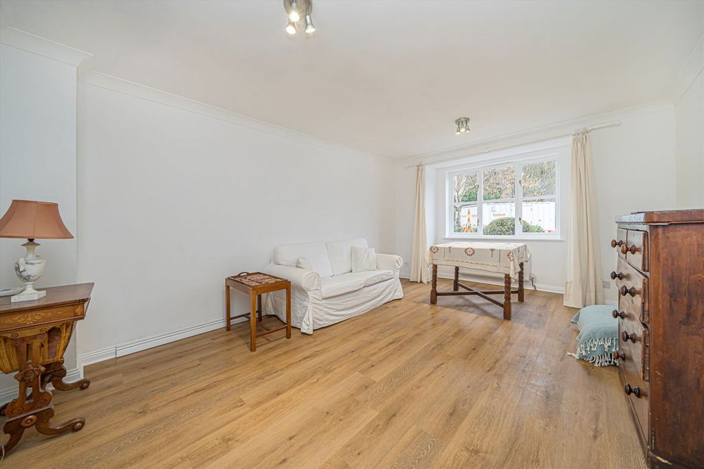 Property photo 2 of 5