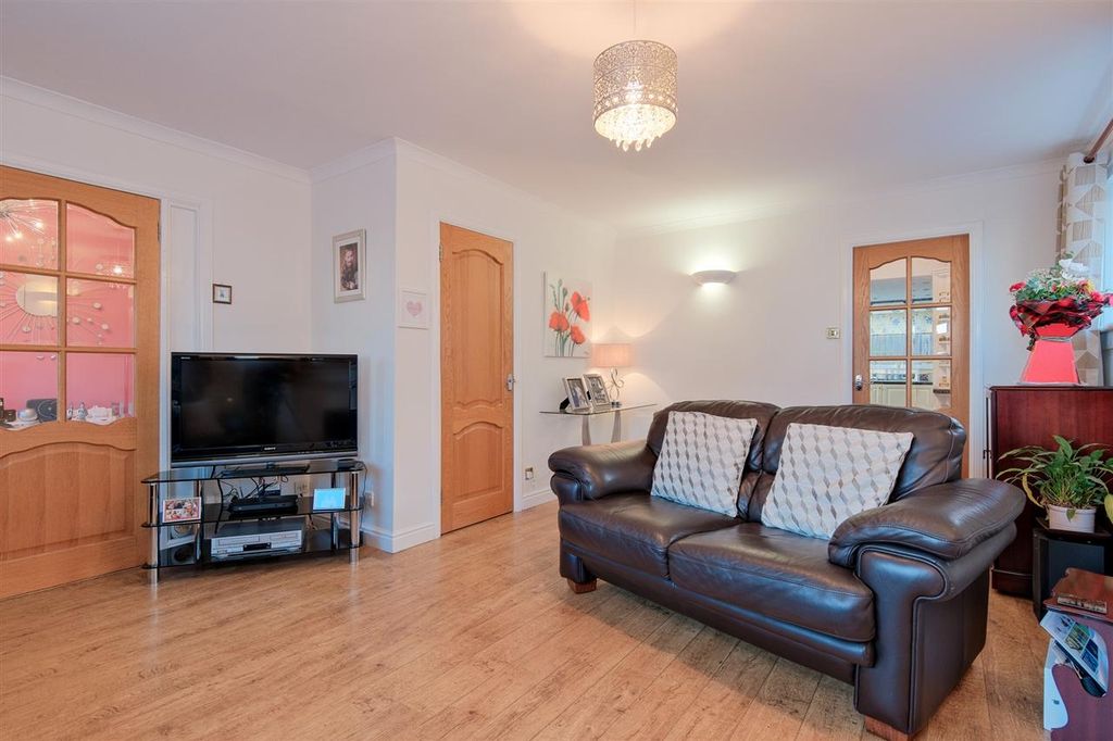 Property photo 3 of 23