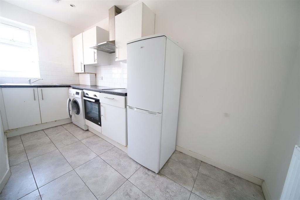 Property photo 2 of 4 Kitchen.Jpg