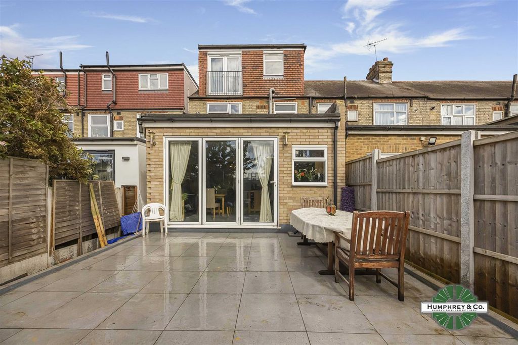 Property photo 1 of 23 23 Wadham Avenue -021.Jpg