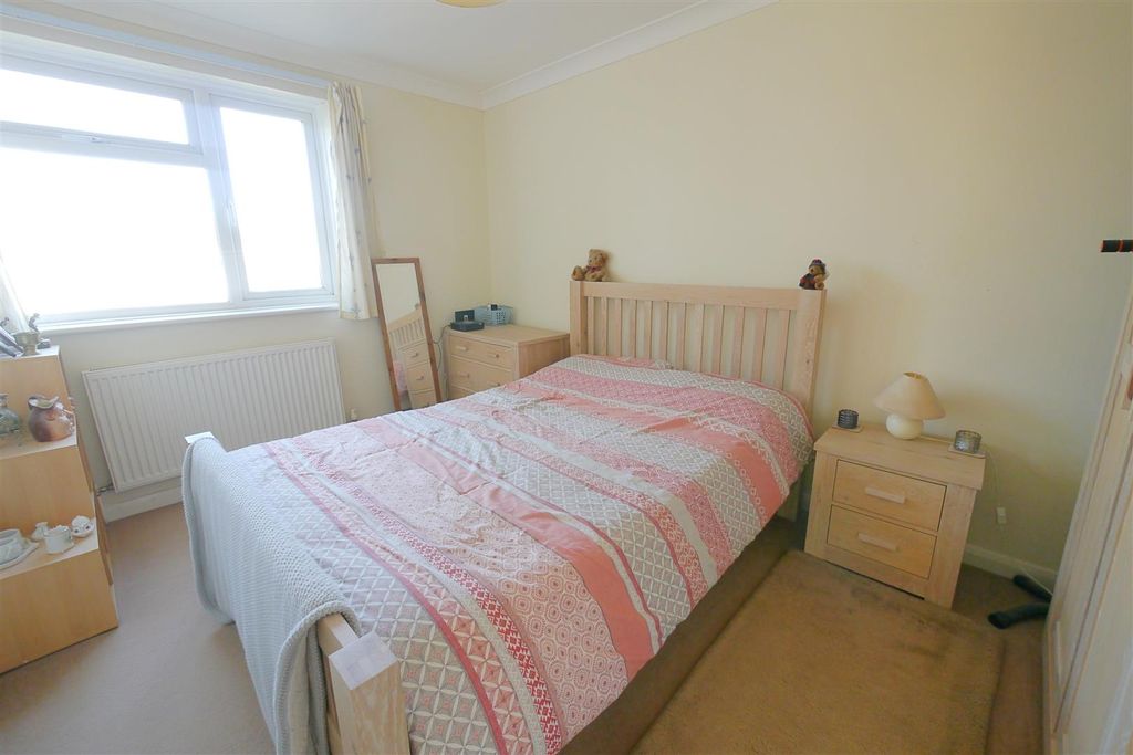 Property photo 3 of 6 Bedroom