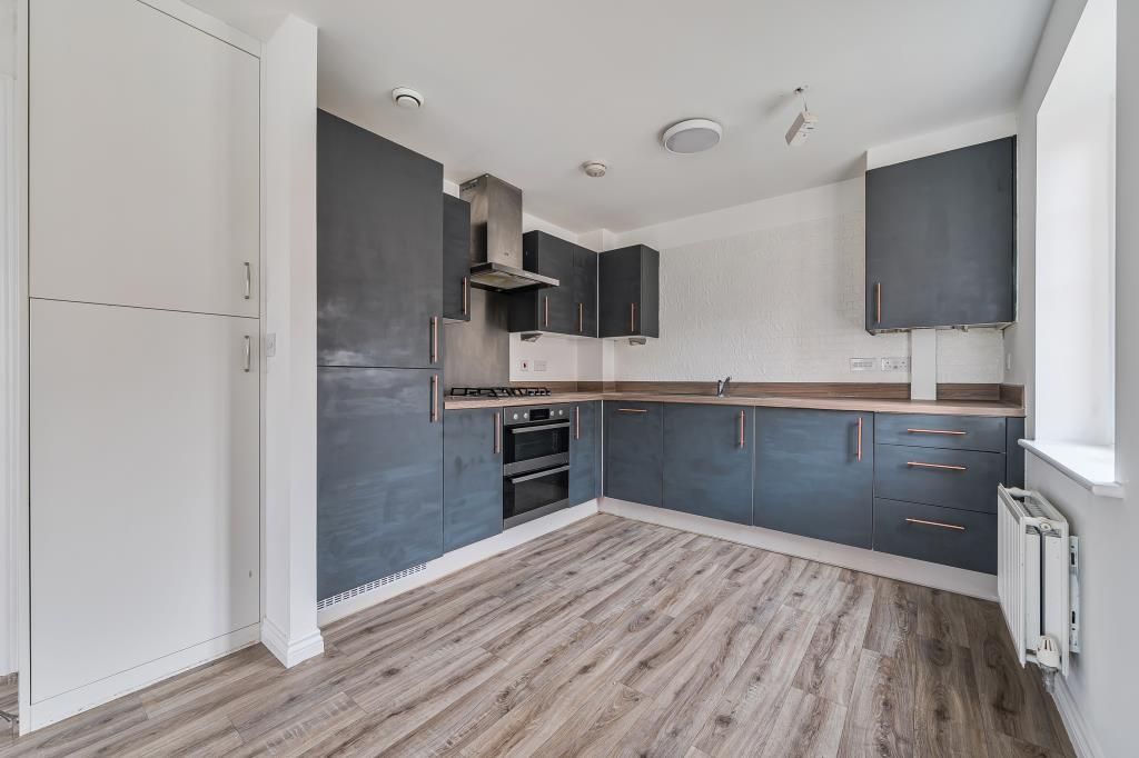 Property photo 3 of 16 Kitchen