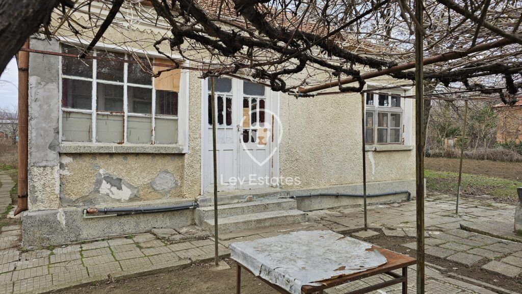 Property photo 2 of 8