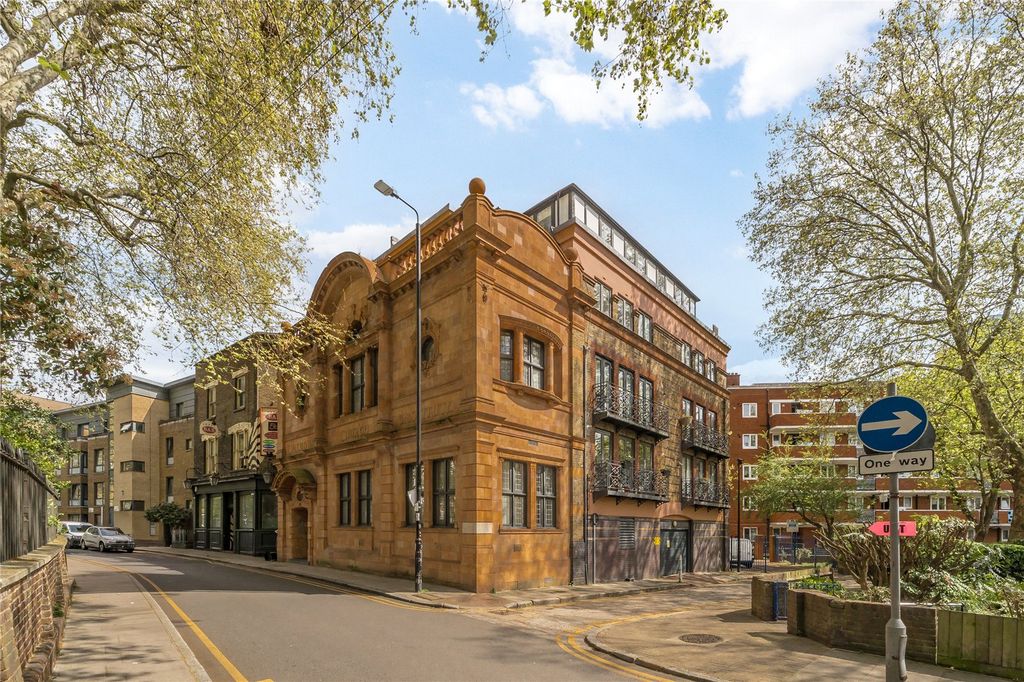 Property photo 1 of 13 External