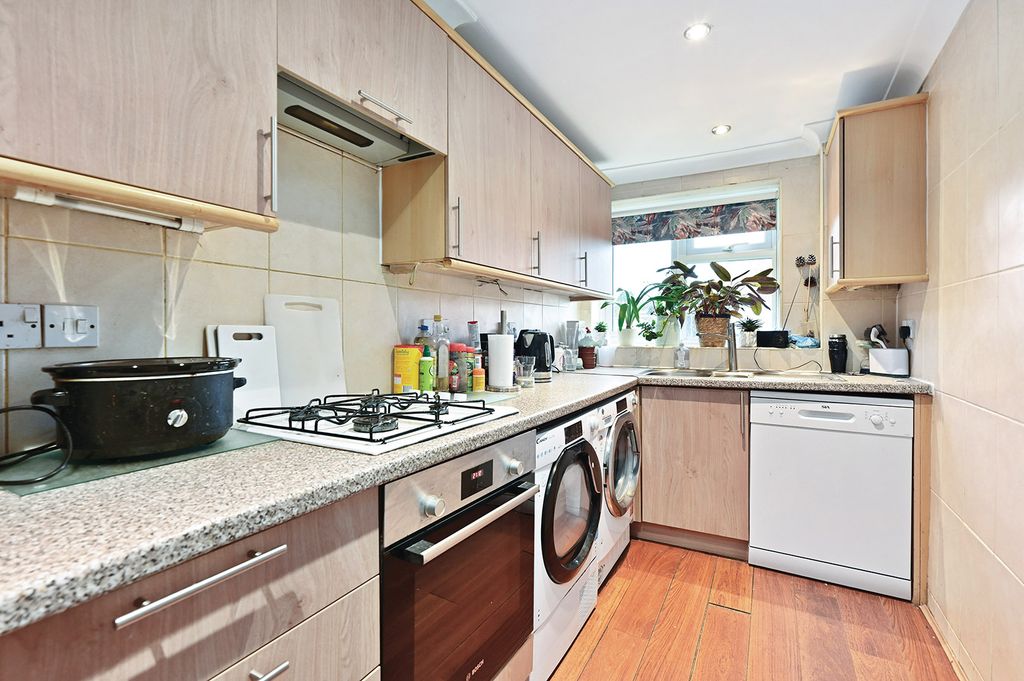 Property photo 2 of 9 60 Kingsway (1)