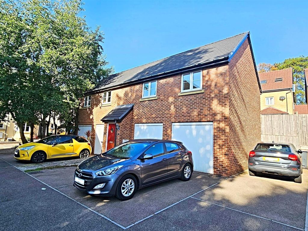 Property photo 1 of 9