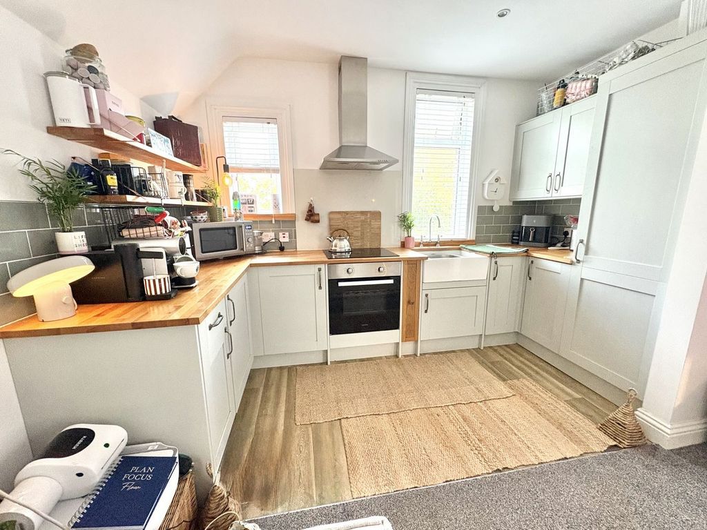 Property photo 3 of 25