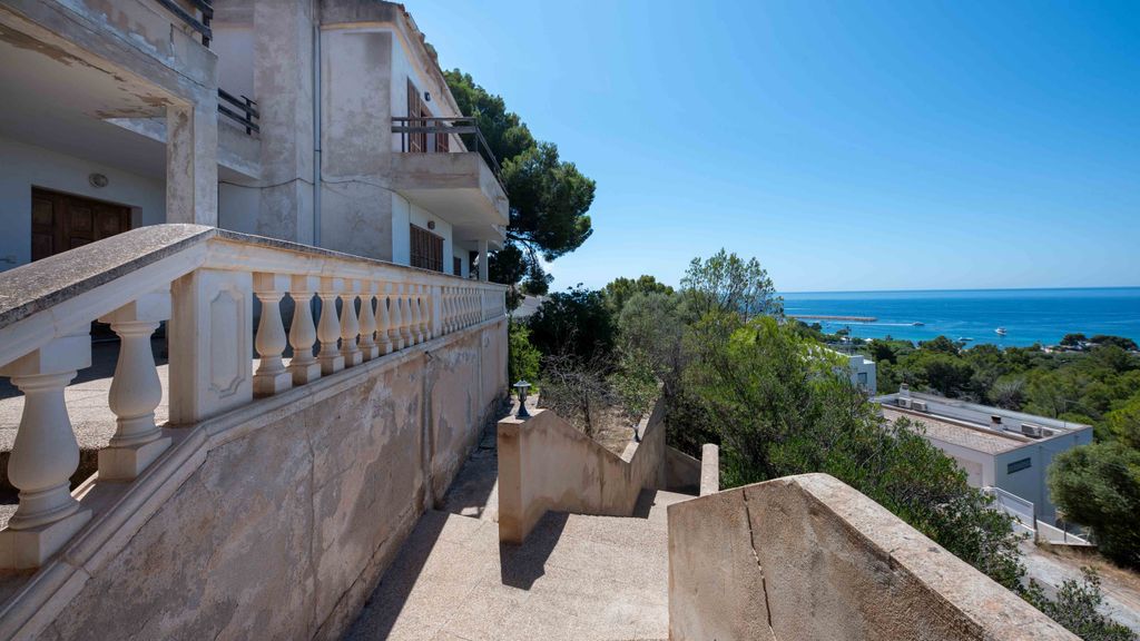 Property photo 3 of 6 003 81935 Small-9.Jpg