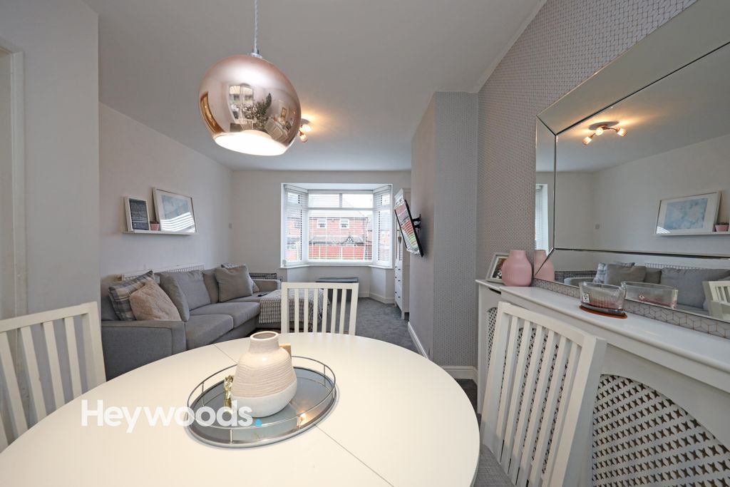Property photo 2 of 38 099A1410