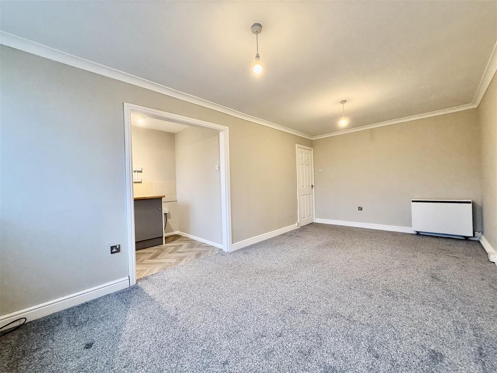 Property photo 3 of 14 3