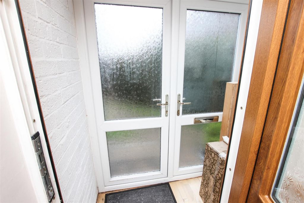 Property photo 2 of 23 Entrance Porch