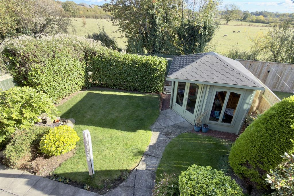 Property photo 2 of 38