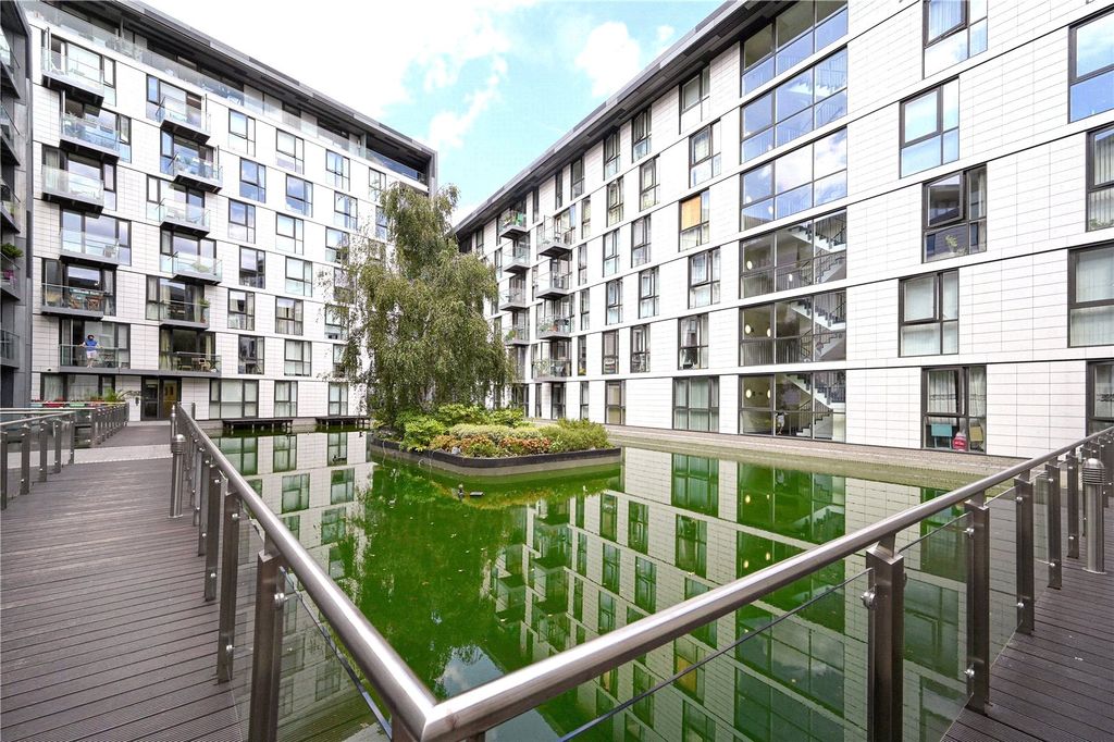 Property photo 2 of 12 Picture No. 18