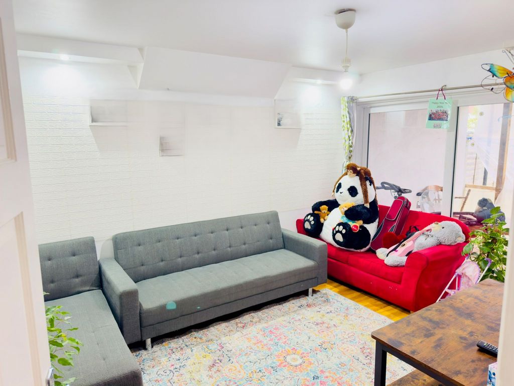 Property photo 3 of 10 Gallery