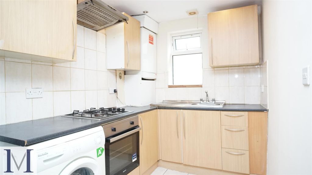 Property photo 2 of 4 60 Whitton Road 1.5.Jpg