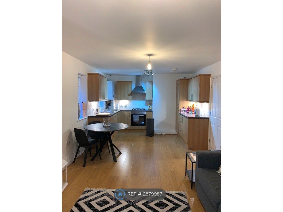 Property photo 3 of 8 Kitchen