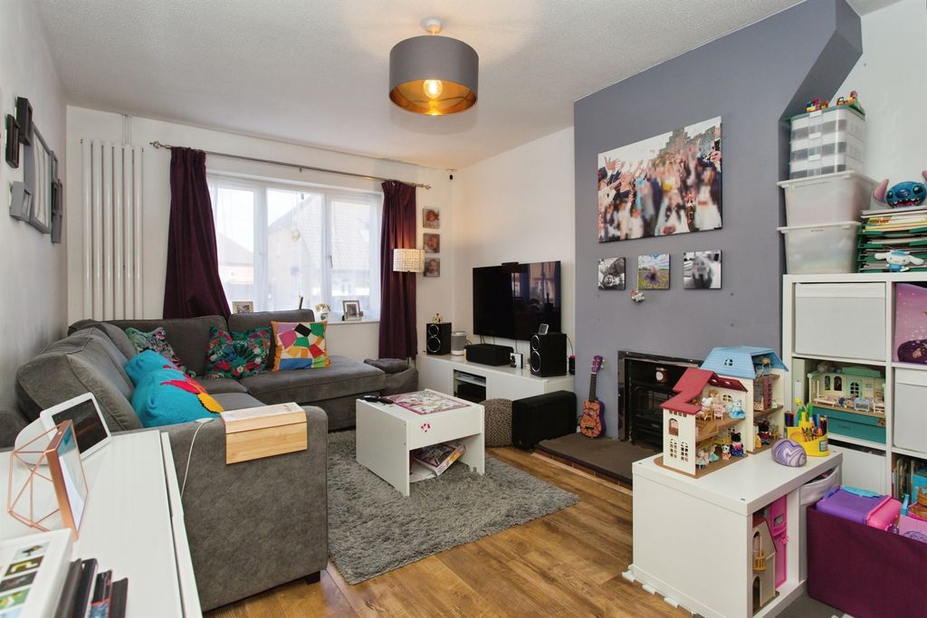 Property photo 2 of 12