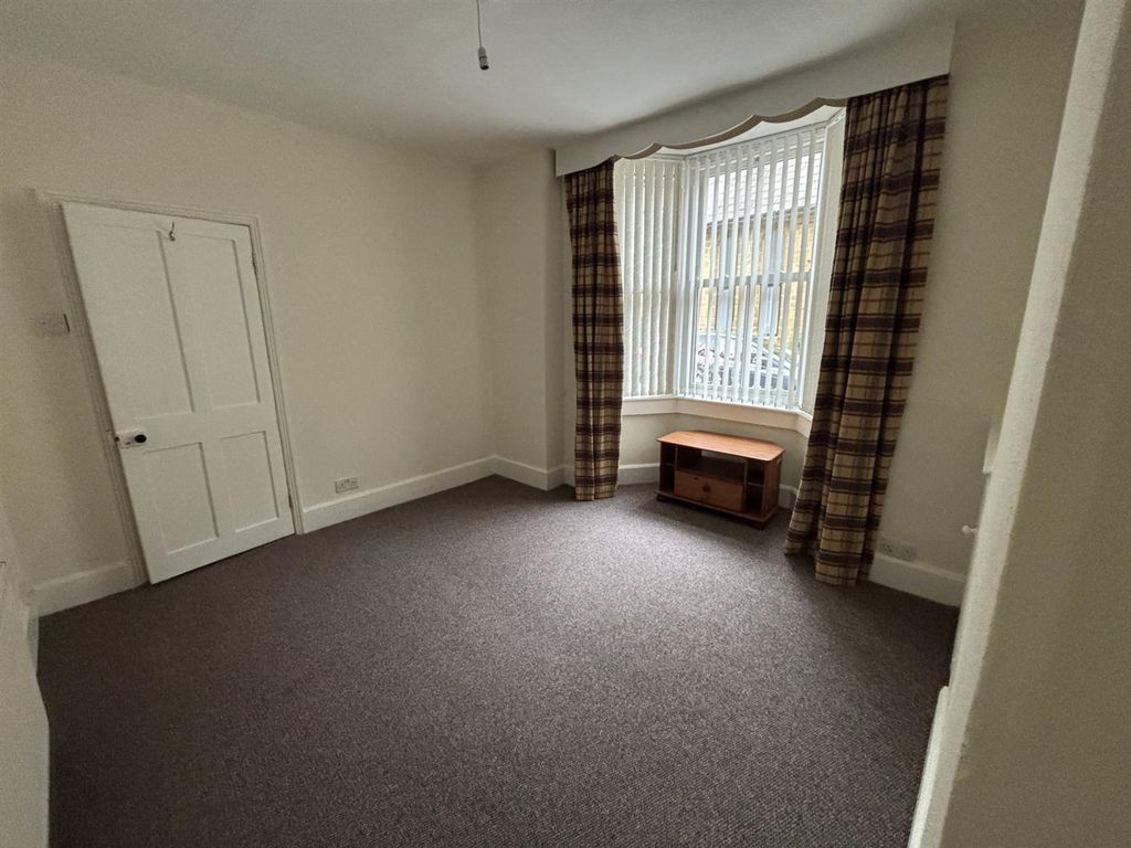 Property photo 3 of 9 Thumbnail_Img_2828.Jpg
