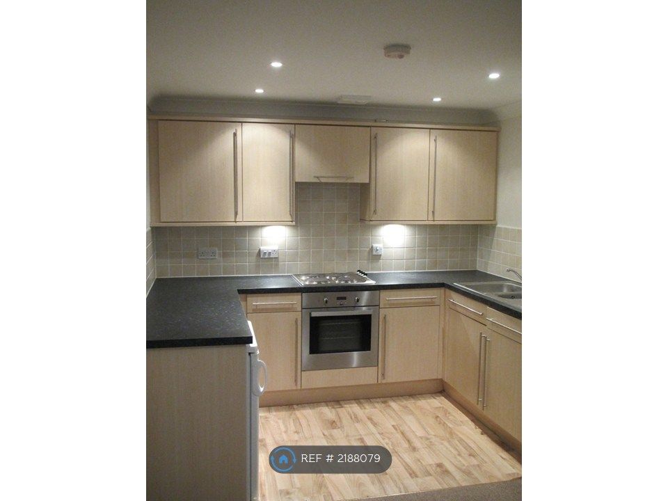 Property photo 3 of 9 Kitchen