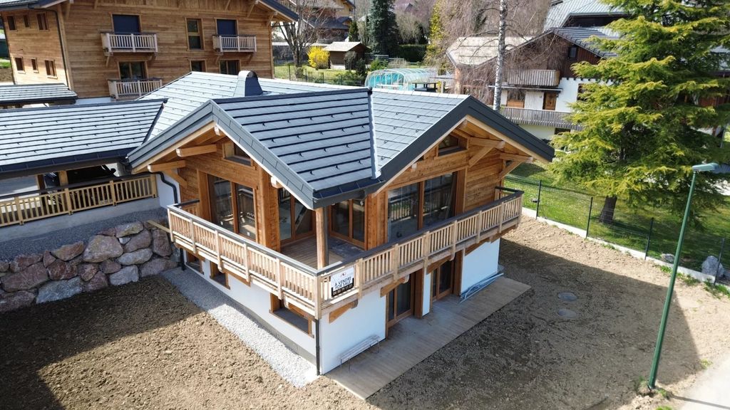 Property photo 2 of 18