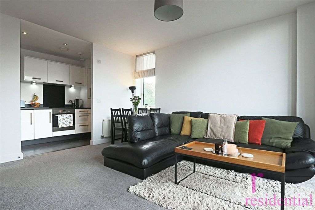 Property photo 2 of 17 Picture No. 32
