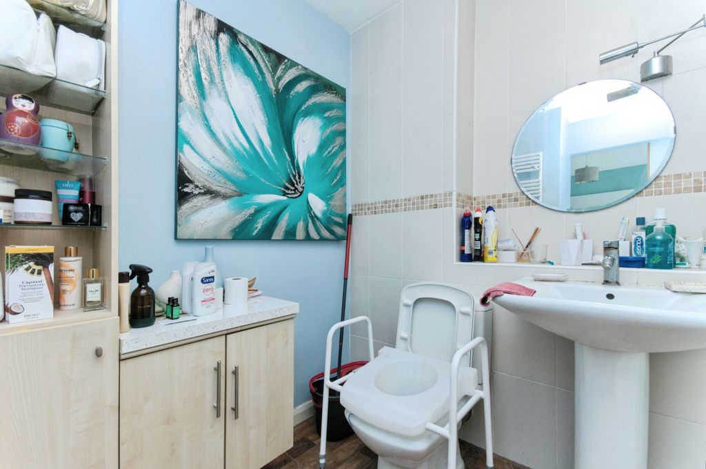 Additional image 19 of 2 bed flat for saleRoyal Parade, Eastbourne BN22