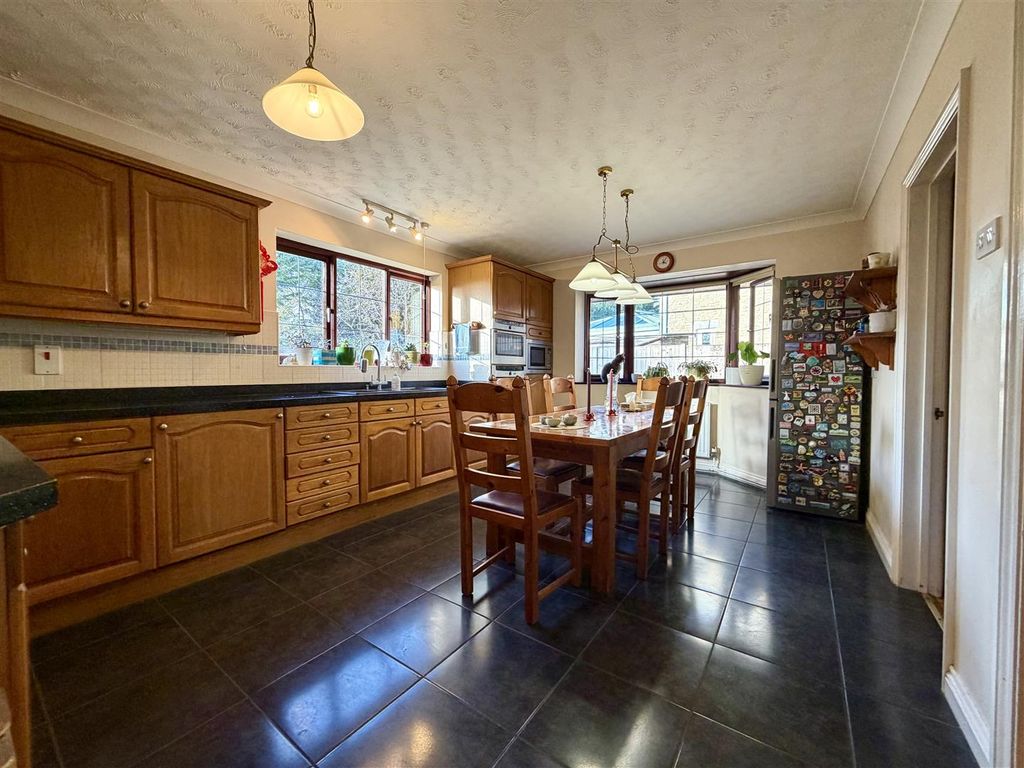 Property photo 2 of 29