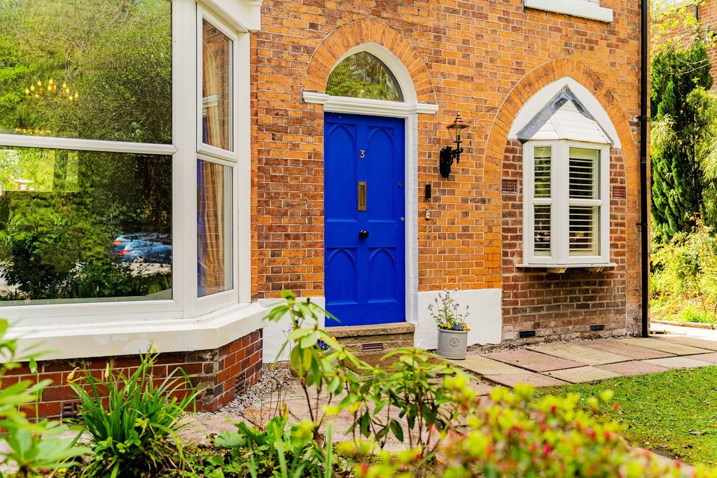 Property photo 2 of 36