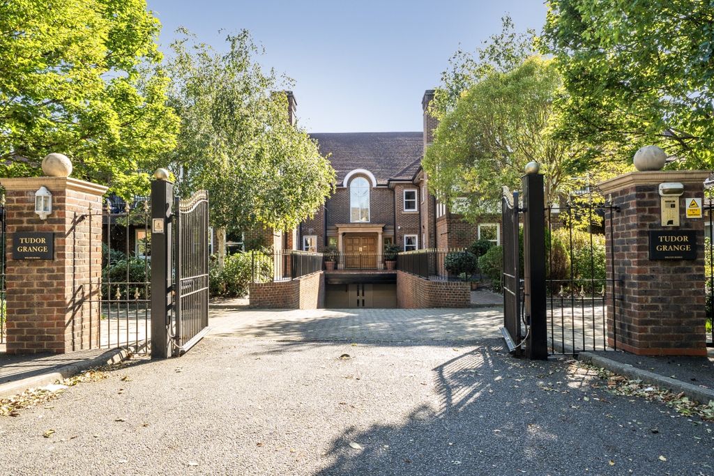 Property photo 1 of 23