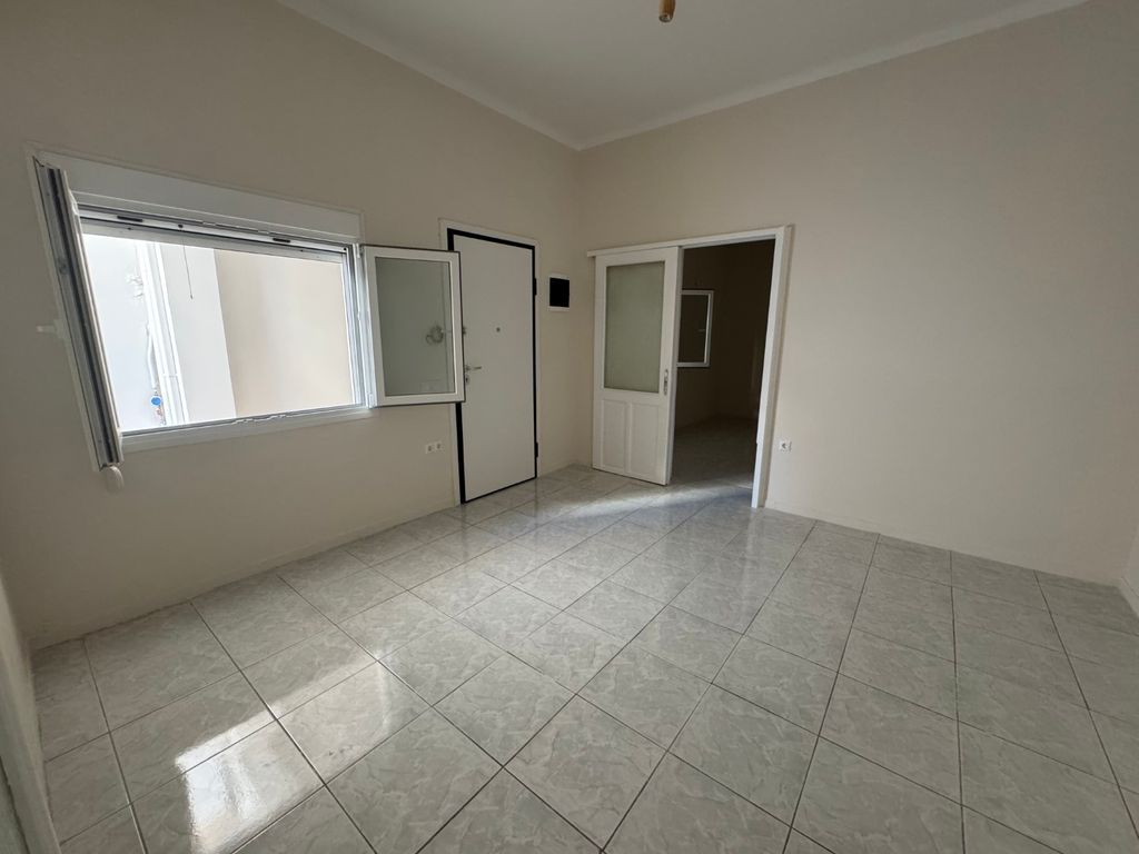 Property photo 1 of 8 Image: 0