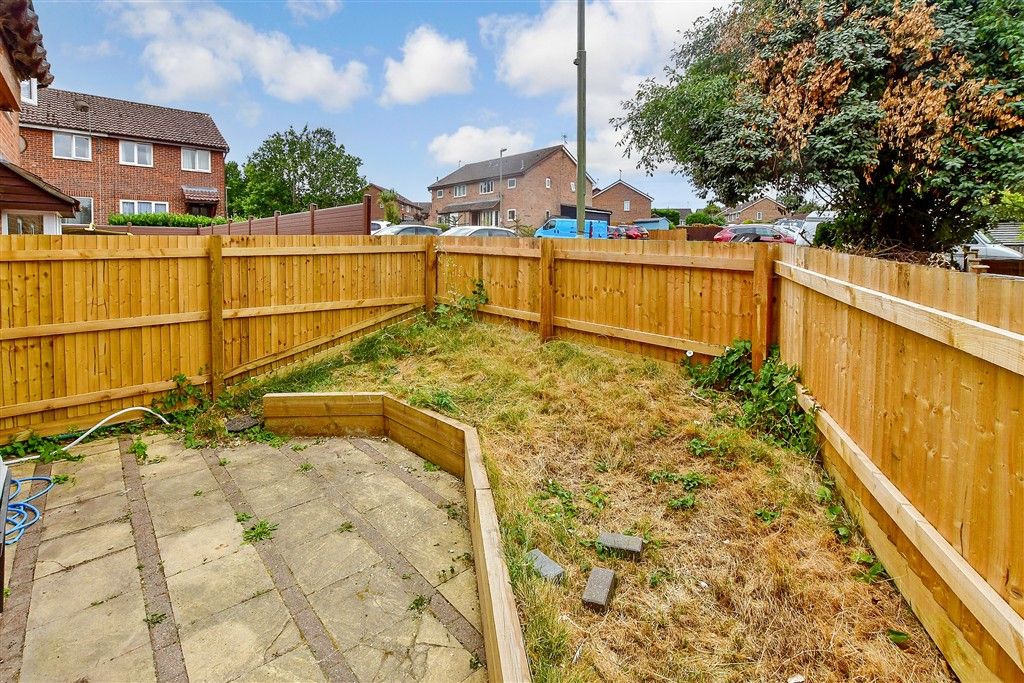 Property photo 1 of 6 Front Garden