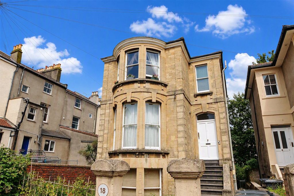 Property photo 1 of 7 Picture No. 12