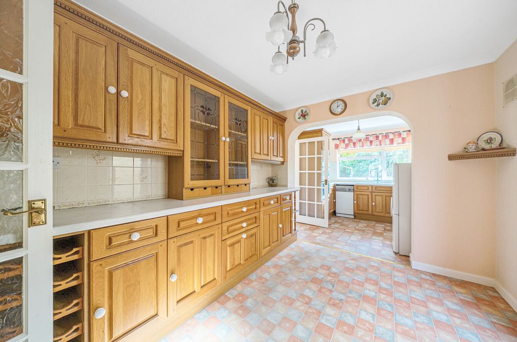 Property photo 3 of 18 1496836-33-6A74Ae...