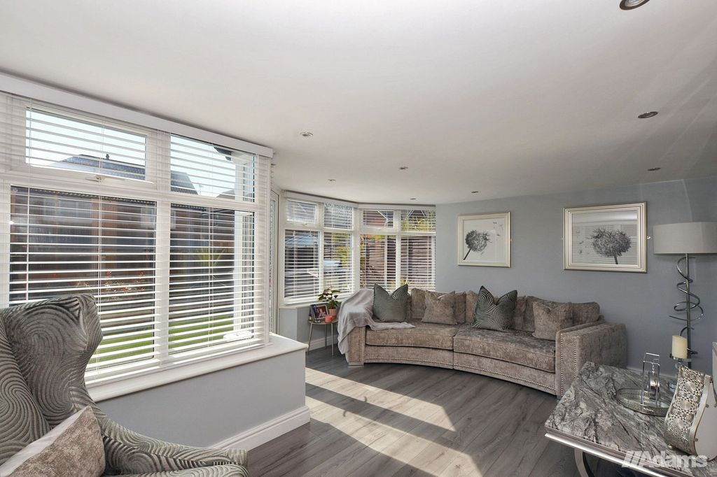 Property photo 1 of 43